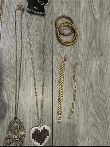 Diverse vintage Sieraden Collectie beschikbaar voor biedingen