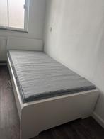 Eenpersoons bed en matras, Huis en Inrichting, Slaapkamer | Bedden, 90 cm, Eenpersoons, Ophalen of Verzenden, Zo goed als nieuw