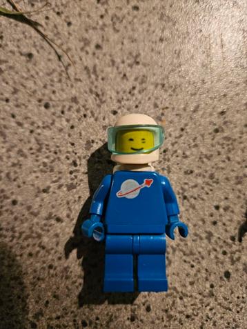 Lego mini figuur ( 107) beschikbaar voor biedingen