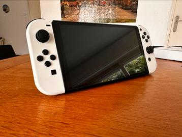 Nintendo Switch OLED + The Witcher 3 + Hogwarts Legacy beschikbaar voor biedingen