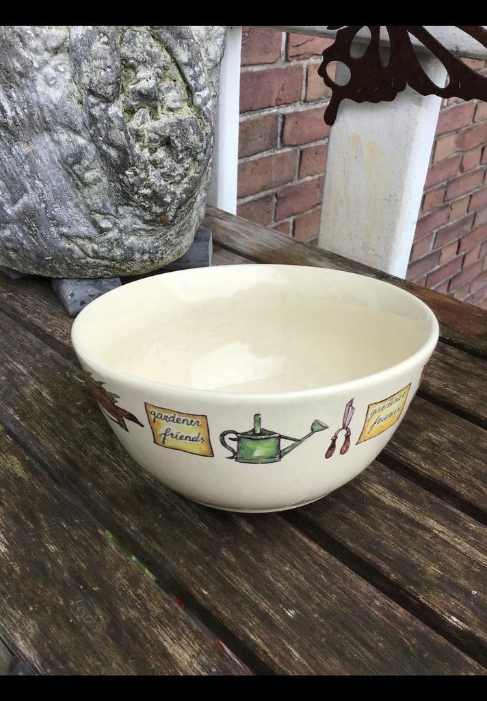 Klein bakje van Jet ter Steege, aardewerk. Gardener friends., Huis en Inrichting, Keuken | Servies, Ophalen of Verzenden