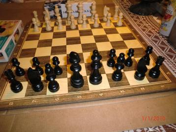 schaak en damspel beschikbaar voor biedingen