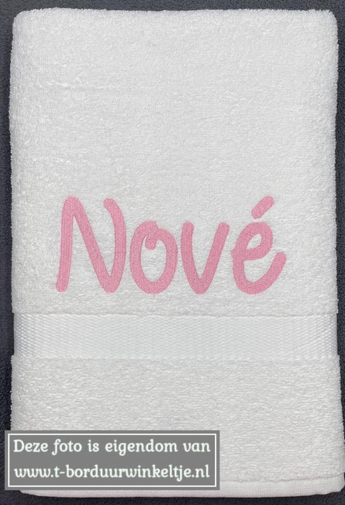 Douchelaken Wit geborduurd met naam, Huis en Inrichting, Badkamer | Badtextiel en Accessoires, Nieuw, Handdoek, Wit, Ophalen of Verzenden