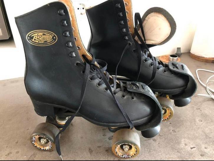 Zwarte leren rollerskates, maat 40, Sport en Fitness, Skeelers, Zo goed als nieuw, Ophalen of Verzenden