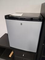 Kantoor koelkastje, Witgoed en Apparatuur, Koelkasten en IJskasten, Ophalen, Zonder vriesvak, Minder dan 85 cm, 45 tot 60 cm