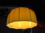 3 opaline melkglas lampekapjes, Ophalen