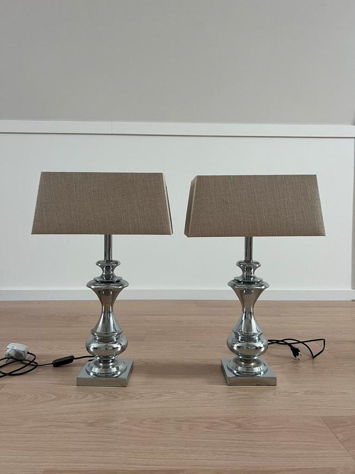 2 stijlvolle tafellampen van Lux-Design + lampenkappen!, Huis en Inrichting, Lampen | Tafellampen, Zo goed als nieuw, 50 tot 75 cm
