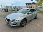 Volvo V60 2.4 D6 215pk Plug-in Hybrid 2013 | Full option!, Auto's, 1800 kg, 1848 kg, Hybride Elektrisch/Benzine, Zilver of Grijs