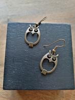 Nieuwe metalen oorbellen in de vorm van een gestileerde uil, Overige materialen, Hangers, Overige kleuren, Nieuw