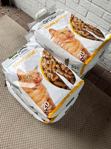 7 zakken van 20 liter agri select kattenbakkorrels wood pell beschikbaar voor biedingen