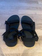 Teva Slippers - Maat 40.5 - Zo goed als nieuw!, Kleding | Dames, Ophalen of Verzenden, Zo goed als nieuw, Slippers