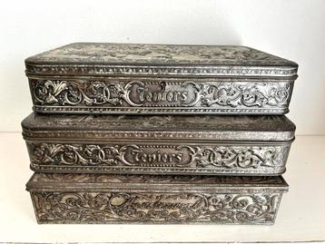 Drie oude Belgische blikken brocante beschikbaar voor biedingen