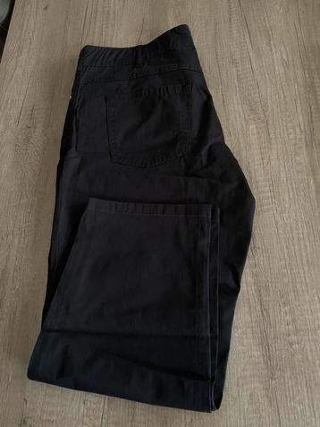 3/4 broek beschikbaar voor biedingen