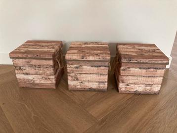 3 opbergboxen houtmotief met deksel beschikbaar voor biedingen