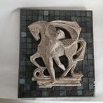 GRANIVER MOZAIK MET SCULPTUUR VAN VROUW MET PAARD  CA.1950, Verzenden