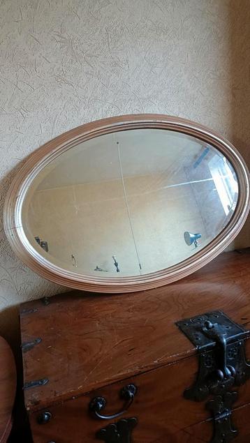 Ovale Spiegel met Facetgeslepen Rand beschikbaar voor biedingen