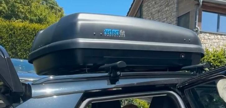 Dakkoffer 400L + Dakdragers Peugeot 2008 (2020+), Auto diversen, Dakkoffers, Zo goed als nieuw, Ophalen