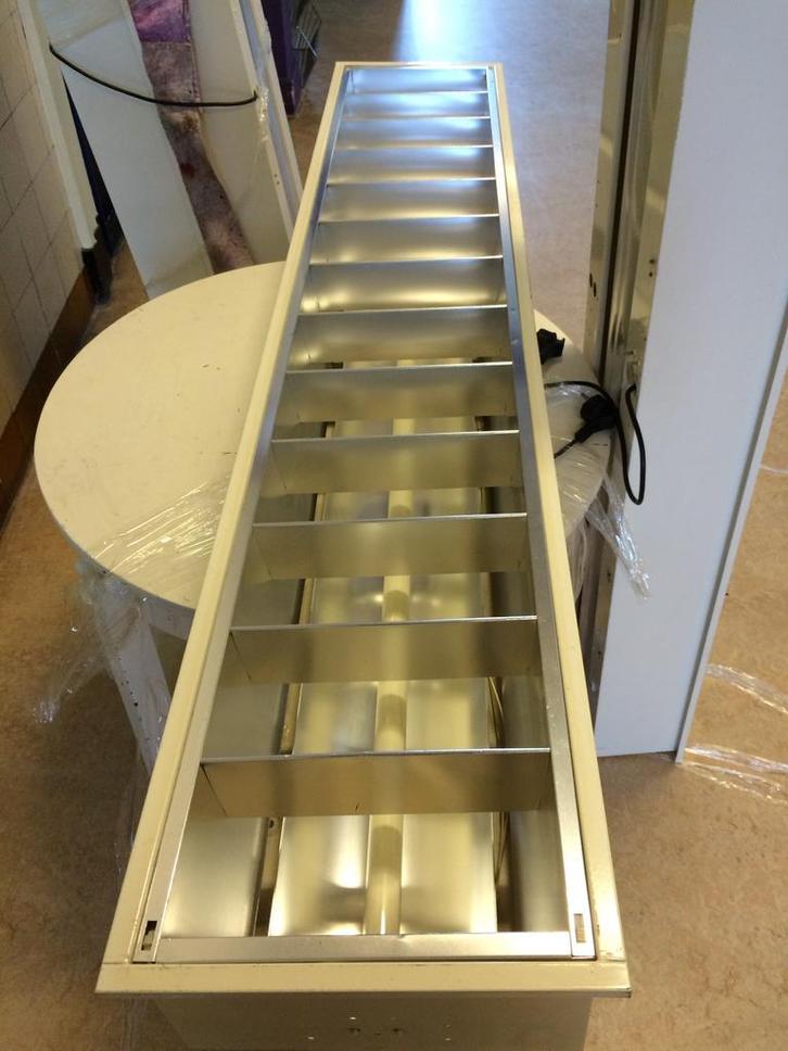 Vintage TL Bakken - Wit Metaal - Set van 4 IN PRIJS VERLAAGD, Huis en Inrichting, Lampen | Hanglampen, Gebruikt, 75 cm of meer