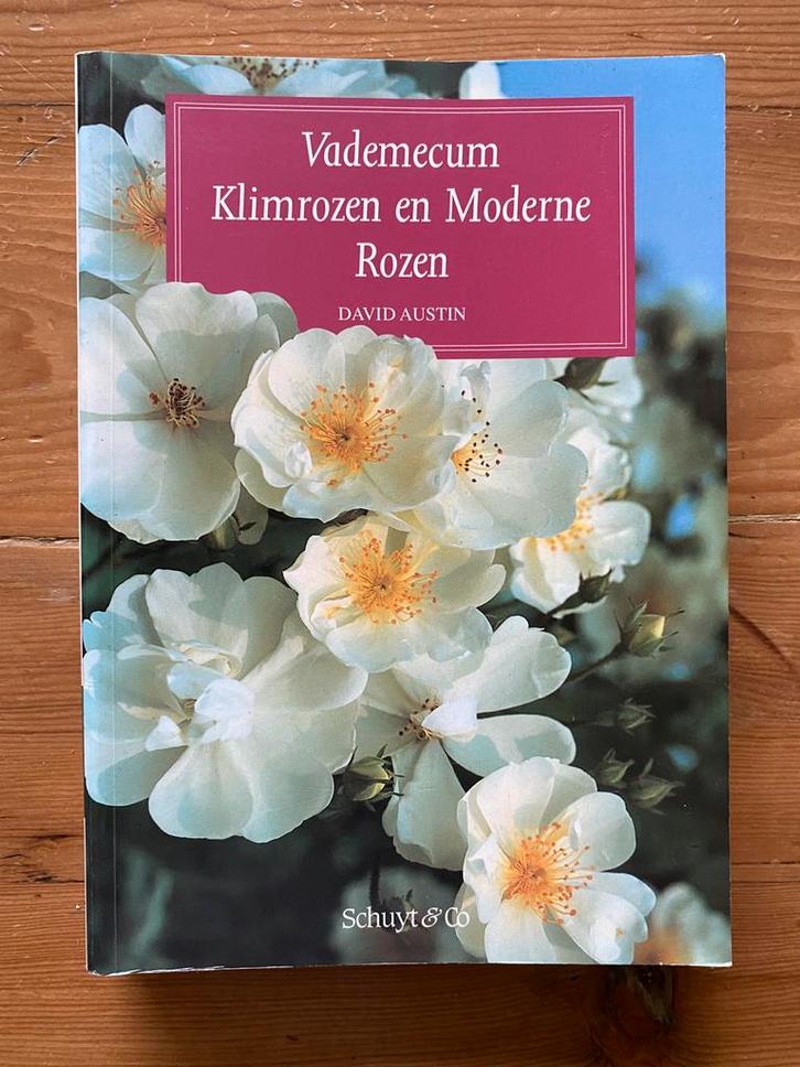 D. Austin - Vademecum klimrozen en moderne rozen, Boeken, Wonen en Tuinieren, Gelezen, Tuinieren en Tuinplanten, Ophalen of Verzenden