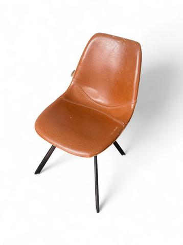 Vintage Bruine Nap Leren Stoel beschikbaar voor biedingen