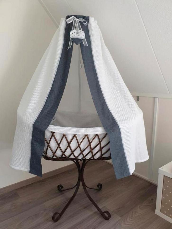 Retro wieg jaren '80 - Volledig opgeknapt!, Kinderen en Baby's, Babywiegjes en Ledikanten, Gebruikt, Wieg, Ophalen