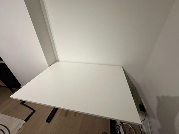 Euroseats Hand Crank Adjustable Sit-Stand Desk, Huis en Inrichting, Bureaus, Zo goed als nieuw, Stabureau, In hoogte verstelbaar