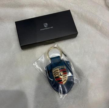 Nieuw origineel porsche sleutelhanger met doos   beschikbaar voor biedingen