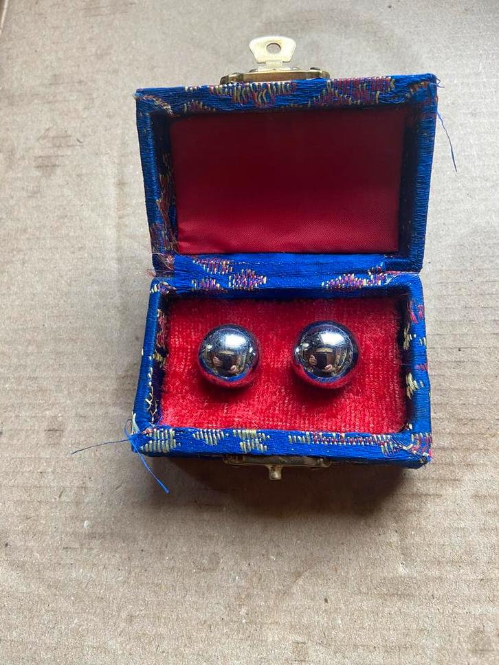 Chinese Gezondheidsballen in Doosje, Antiek en Kunst, Curiosa en Brocante, Ophalen of Verzenden