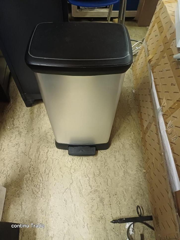 -60%! Curver Decobin 50 l zgan, Huis en Inrichting, Woonaccessoires | Prullenbakken, Zo goed als nieuw, Rvs, 50 tot 75 cm, 40 liter of meer