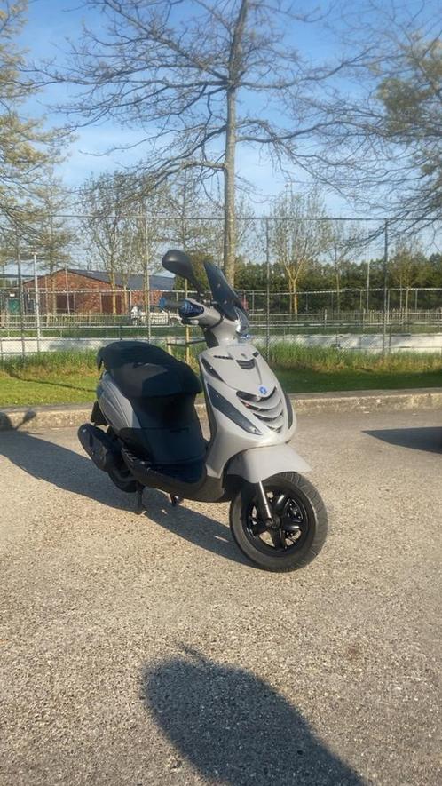 Piaggio zip 4t 50cc 2015, Fietsen en Brommers, Scooters | Piaggio, Zo goed als nieuw, Zip, Ophalen
