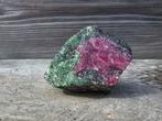 Gave ruwe robijn in zoisiet 130 gram, Ophalen of Verzenden, Mineraal
