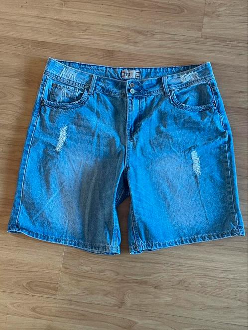 Peet: Ripped Fitt jeans bermuda maat 48, Kleding | Dames, Grote Maten, Zo goed als nieuw, Broek of Spijkerbroek, Blauw, Ophalen of Verzenden