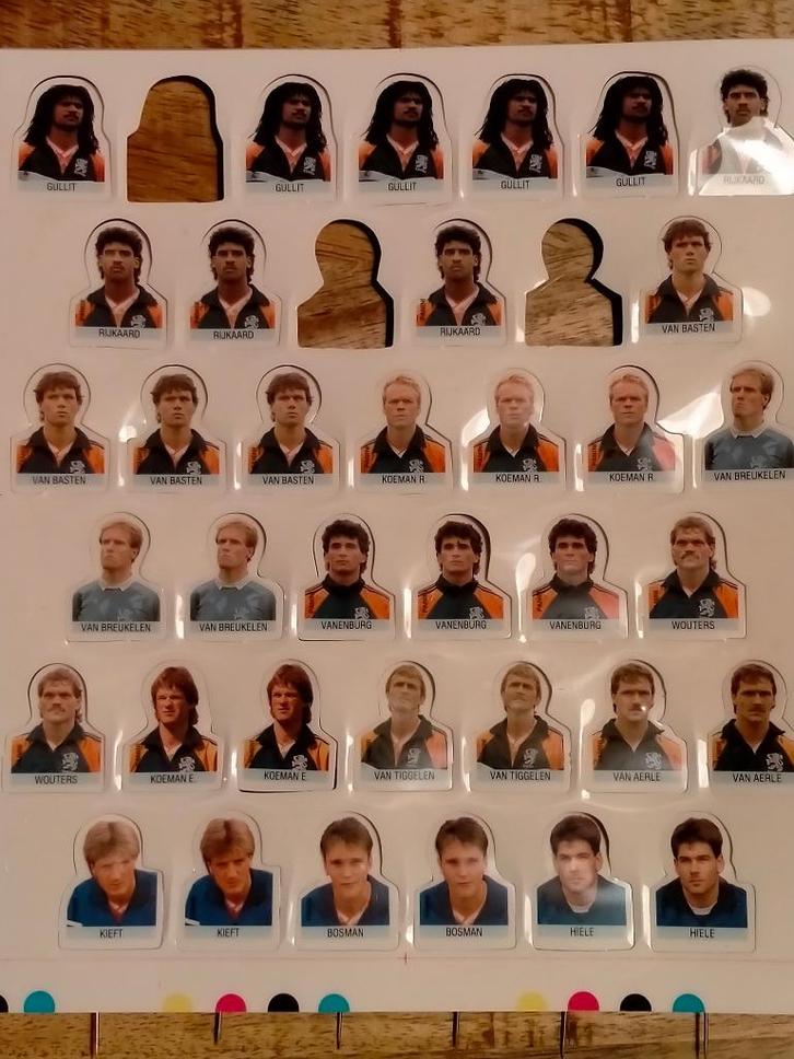 Van Basten Gullit vintage Oranje speldjes plastic voetbal, Verzamelen, Sportartikelen en Voetbal, Gebruikt, Ophalen of Verzenden