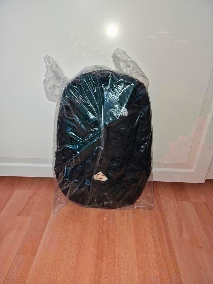 The North Face Vault 15" TNF Black 26L - Nieuw, Sieraden, Tassen en Uiterlijk, Tassen | Rugtassen, Nieuw, Overige merken, 25 tot 40 cm