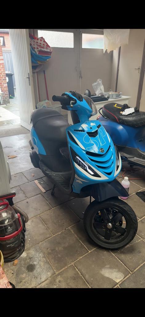 Piaggo h2o built, Fietsen en Brommers, Scooters | Piaggio, Zo goed als nieuw, Zip, Maximaal 45 km/u, Tweetakt, Ophalen