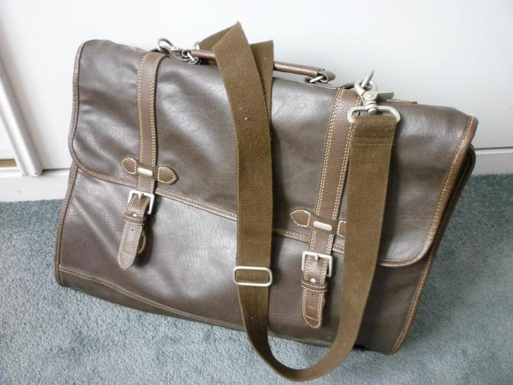 ZGST Grote laptoptas, aktetas van Esprit, Sieraden, Tassen en Uiterlijk, Tassen | Schoudertassen, Gebruikt, Esprit, Bruin, Ophalen of Verzenden