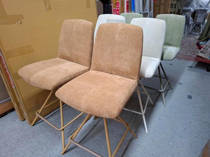 6 Nieuwe  Barstoelen Draaibaar SAMEN € 300,=, Huis en Inrichting, Barkrukken, Nieuw, 60 tot 90 cm, Metaal, 5 krukken of meer, Met voetsteun