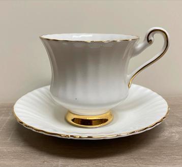 Elegant Klassiek Paragnon Porseleinen Kop en Schotel beschikbaar voor biedingen