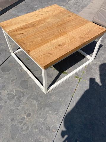 Eikenhout salontafel beschikbaar voor biedingen