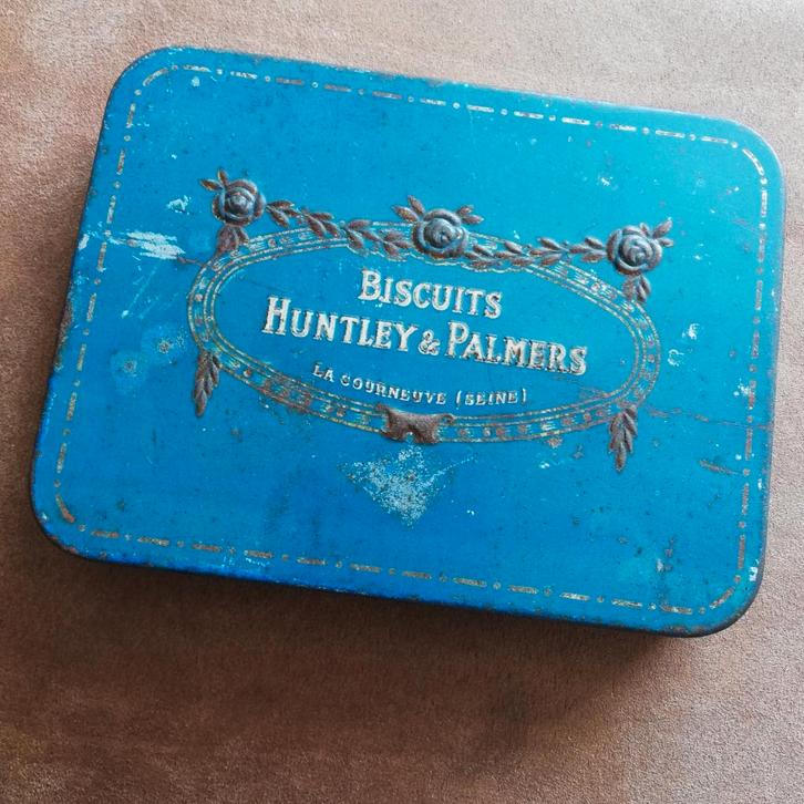 Blauw Huntley & Palmers Biscuits blik, Verzamelen, Blikken, Gebruikt, Koek(jes), Overige merken, Ophalen of Verzenden