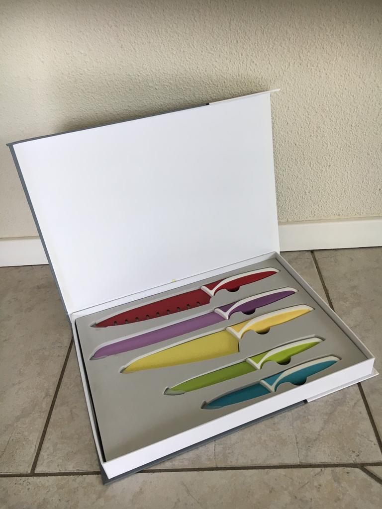Nieuw messenset messen set 5 delig gekleurd SBS edel staal, Ophalen of Verzenden, Nieuw, Overige materialen