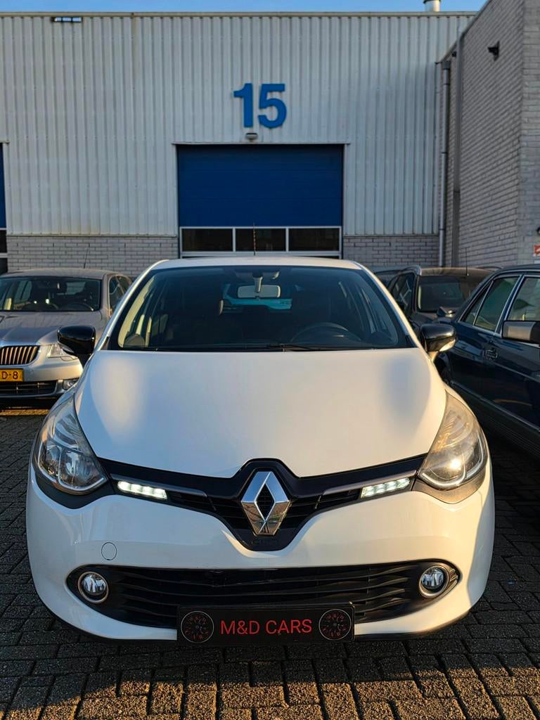 Renault Clio 0.9 TCe ECO Night&Day AIRCO/NAP/CR CONTROL/PDC, Voorwielaandrijving, Stof, Zwart, 540 kg