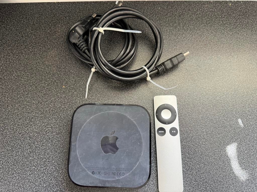 Apple TV (2e generatie) met afstandsbediening en kabels, Ophalen of Verzenden, Gebruikt, HDMI, 500 tot 1500 GB