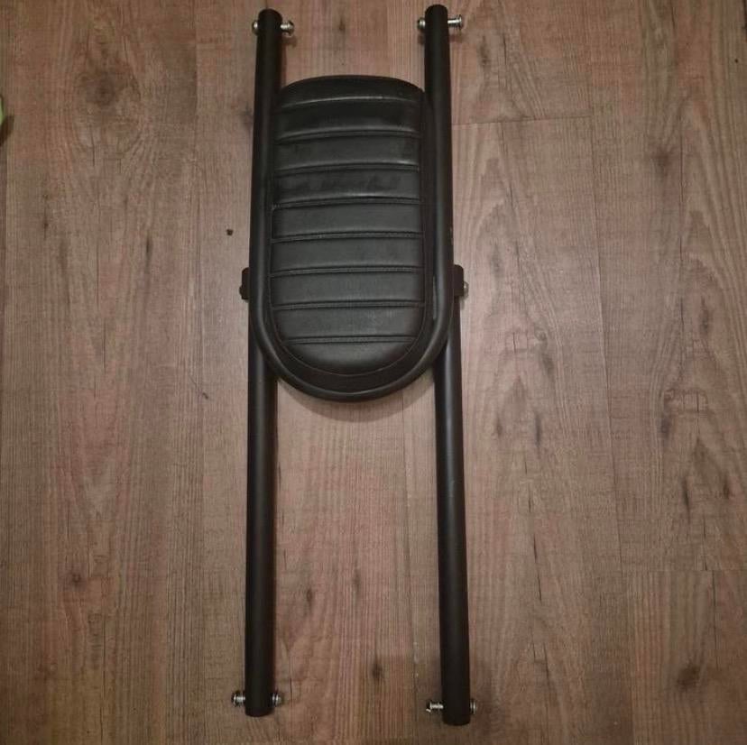 V8 achterzitje met schroefjes, Motoren, Ophalen, Gebruikt