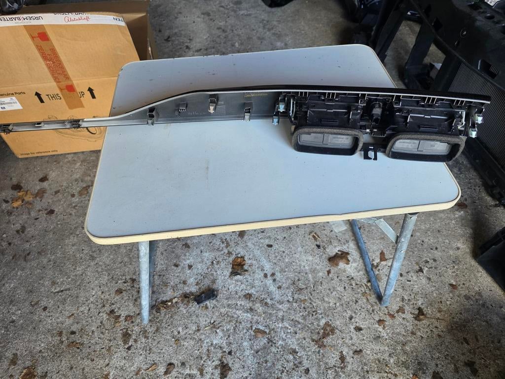 BMW luchtroosters dashboard midden, Auto-onderdelen, Dashboard en Schakelaars, Ophalen of Verzenden, Gebruikt, BMW
