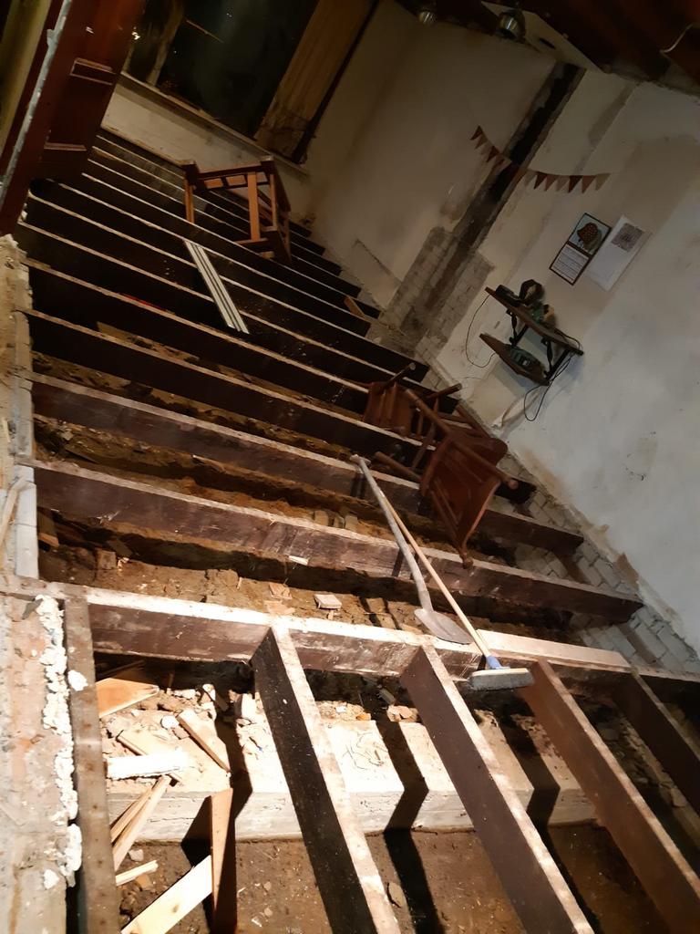 24 vloerbalken, Geïmpregneerd, Gebruikt, Ophalen of Verzenden, Balk