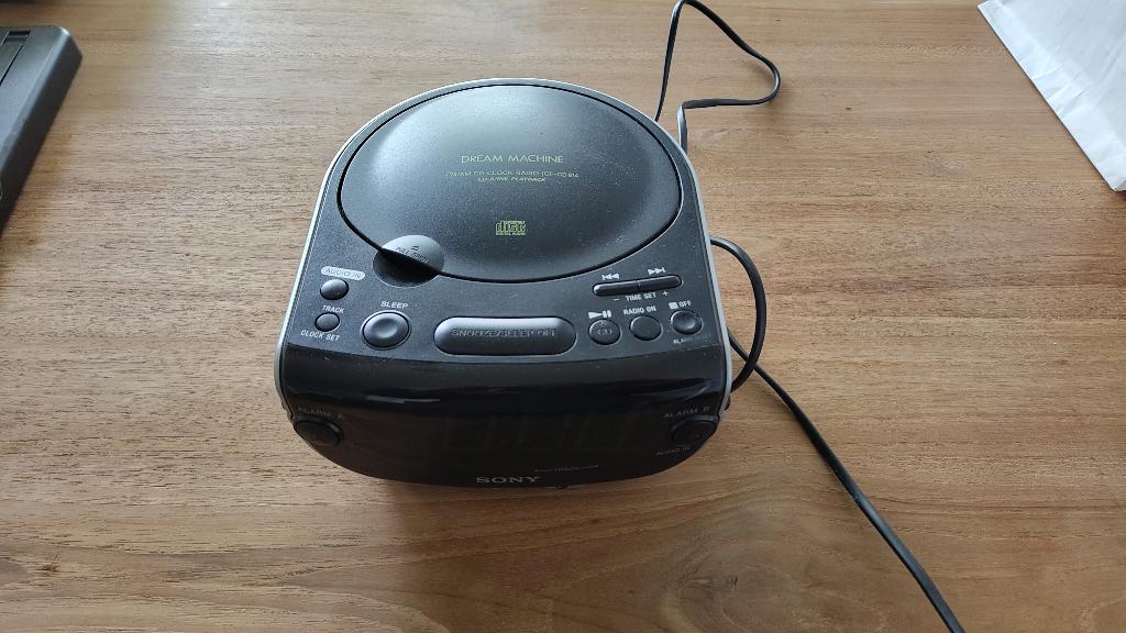 Sony Dream Machine wekkerradio, Ophalen of Verzenden, Gebruikt, Analoog