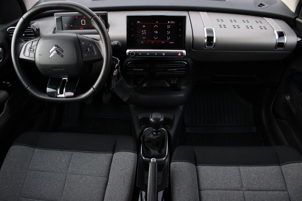 Citroen C4 CACTUS 1.2 Shine CARPLAY I CRUISE I CLIMA I NAVI, Auto's, Citroën, Voorwielaandrijving, Stof, Gebruikt, USB