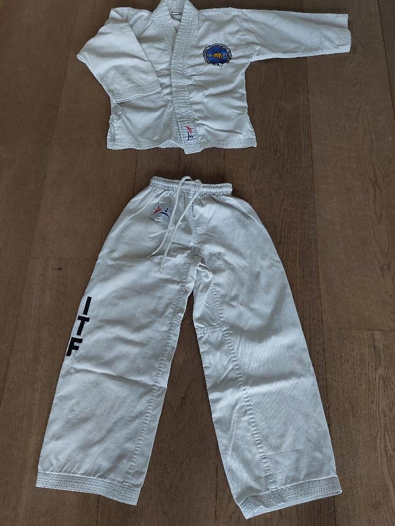 Taekwondopak maat 120, Taekwondo, Maat XS of kleiner, Vechtsportpak, Ophalen of Verzenden