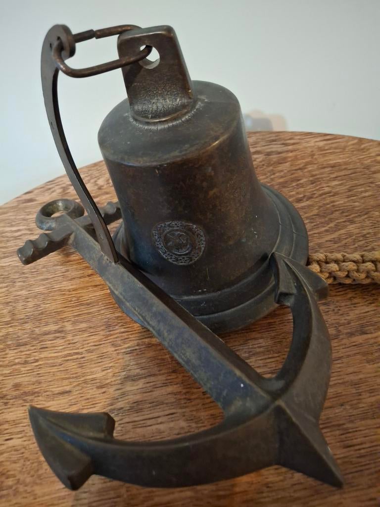 SCHEEPSBEL OUD, Ophalen